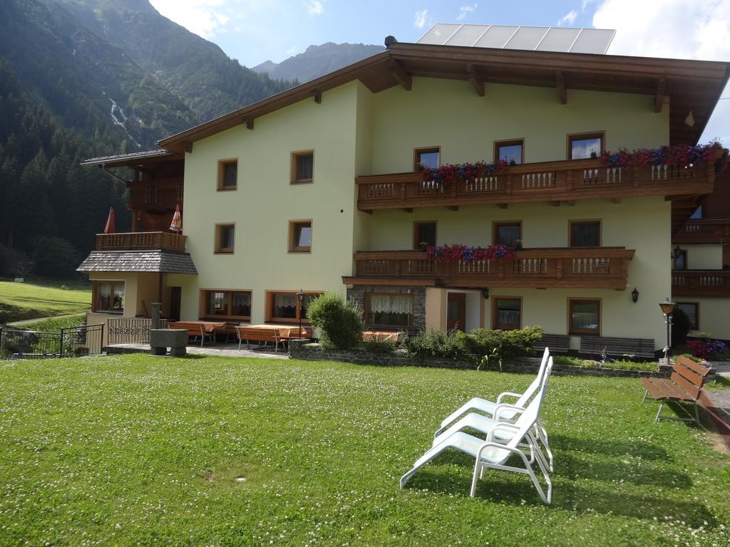 Koeflerhof Appartements Sankt Leonhard im Pitztal Luaran gambar